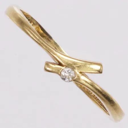 Ring, vit sten, stl ca 18, bucklig, 18K  Vikt: 1,7 g