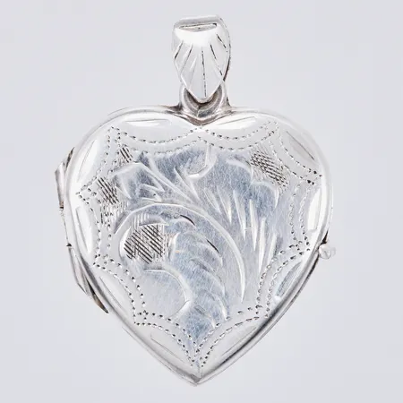 Hänge medaljong Hjärta, längd ca 2,8cm, bredd ca 21mm, 925/1000 silver  Vikt: 4,3 g