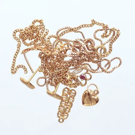 Diverse guld, defekt, 18k Vikt: 7,6 g