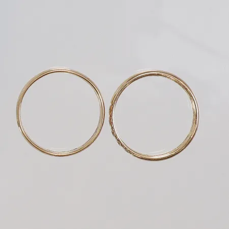 Ringar, gravyr, 18K  Vikt: 7 g