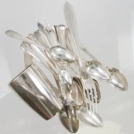 Diverse silver, gravyrer, 830/1000, 311,0g.