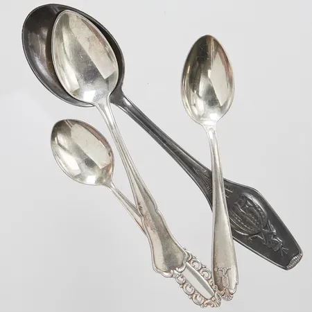 Diverse silver, udda, monogramgravyr, personlig gravyr, 830/1000 Vikt: 59,1 g