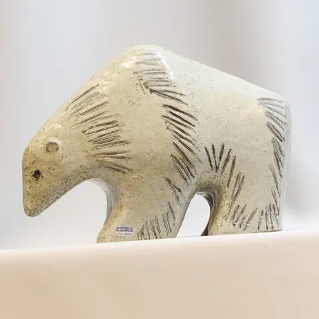 Figurin, Lisa Larson för Gustavsberg, "Isbjörn" ur serien Stora Zoo, höjd 16 cm, längd 22 cm,  stengods, i produktion mellan åren 1958-1970, märkt med etikett