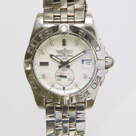 Armbandsur Breitling Galactic, stål, automatisk, 36mm, ref: A37330/121A1A1, snr: 6275290, Cal. B37, safirglas, datum, pärlemorurtavla med diamantindex, pilotlänk, viklås, extra länkbitar, digital certifikat Klockmaster 2020, manual, etui, ytterkartong.