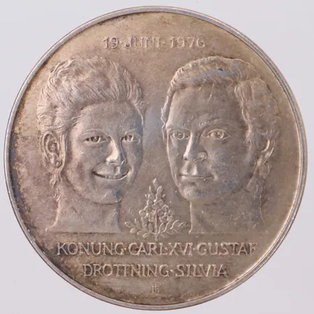 Mynt, 50kr, 19 juni 1976, Konung Carl XVI Gustaf Drottning Silvia, Ø36mm, silver 925/1000 Vikt: 27,1 g