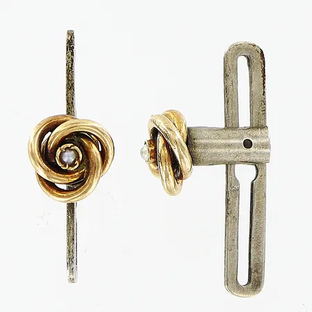 Ett par kragknappar Ø6mm, odlad pärla, delvis förgyllda, silver 830/1000. Vikt: 1,8 g