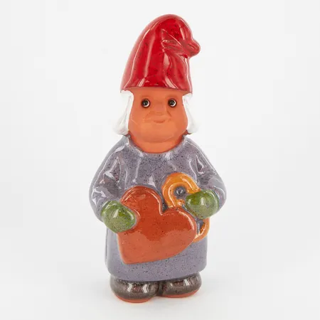 Figurin, Tomtemor med pepparkakshjärta, design Rolf Berg, Torshälla Sweden, höjd ca 15cm, etikettmärkt
