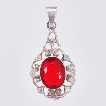 Hänge med röd sten, längd: ca 2,5cm, bredd: ca 13mm, 835/1000, silver Vikt: 1,4 g