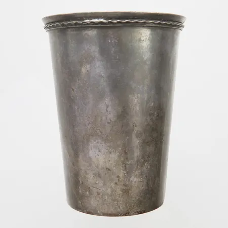 Bägare, höjd: 97mm, Ø70mm, personlig gravyr, bucklor, missfärgad, silver, 830/1000 Vikt: 133,6 g