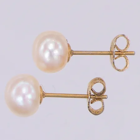 Ett par örhängen, odlade sötvattenpärlor, 7mm, doublé, 925/1000 silver Vikt: 1,2 g