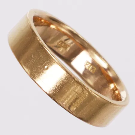 Ring, slät, stl 18, bredd 5,1mm, 21K Vikt: 7,4 g