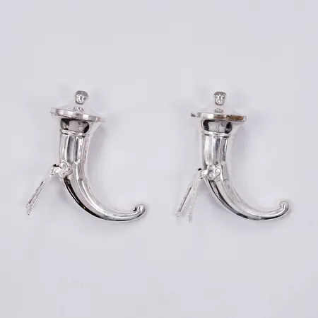 Ett par ljusstakar, vallhorn, höjd: 6,5cm bredd: ca 58mm, Ceson Guldvaru Ab år 1968, 830/1000, silver Vikt: 34,3 g