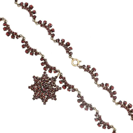 Collier med granater, avtagbar kläpp, längd 40cm, höjd på kläpp 35mm, gulmetall