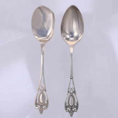 2 Dessertskedar, 14,5cm, gravyr, sterling, 925/1000 silver Vikt: 35 g