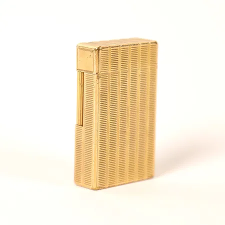 Tändare, Dupont, Paris, Frankrike, numrerad 834CDU, guldfärgad metall, höjd 58mm, bruksslitage/trög, ej funktionstestad.