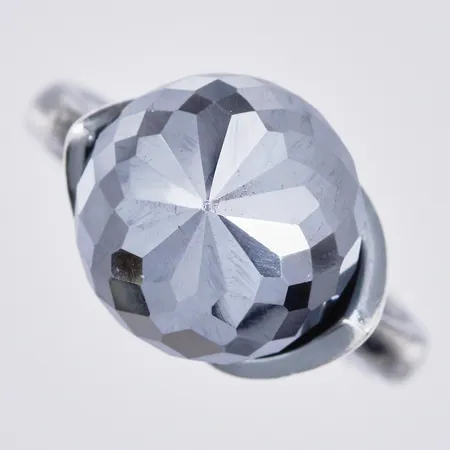 Ring med hematit, stl ca 17¼, bredd ca 1-13mm, 925/1000 silver  Vikt: 6,8 g