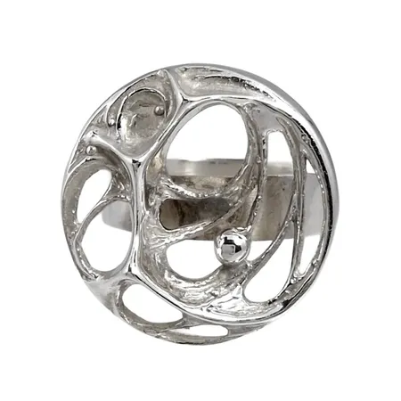 Ring FINLAND, silver 925/1000, "Spiderweb", KARL LAINE - FINLAND 1974, Ø19,0 mm, (justerbar skena), skena bredd 4,5 mm, dekor Ø21,5 mm, fint skick, svensk kontroll/importstämpel Vikt: 5,8 g