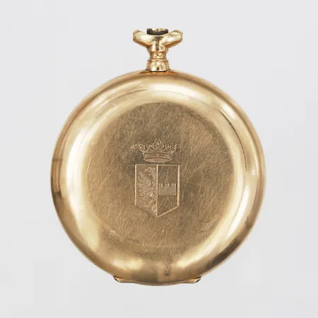 Boett till savonett, med familjevapen under adlig krona, Ø50mm, ögla saknas, ytliga märken/repor, slitage, 14K guld. Vikt: 32,2 g