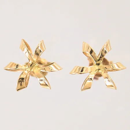 Ett par örhängen, Ø11mm, olika snurrebussar, 18K  Vikt: 1,8 g