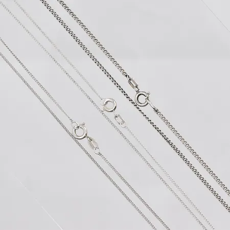 3 Kedjor, längd mellan 42-46cm, silver 835/1000 Vikt: 6,2 g