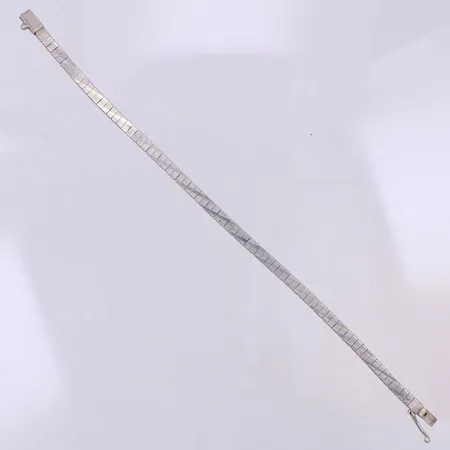 Armband, halvstelt, 18cm, bredd 4mm, 835/1000 silver Vikt: 9,1 g