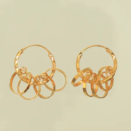 Ett par örhängen, 15x22mm, 21K, 3,7g Vikt: 3,7 g