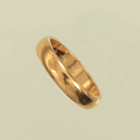 Ring, stl 18¼, bredd 4mm, gravyr, repig, 18K, 5,2g Vikt: 5,2 g