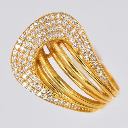 Ring med vita stenar, stl 19, bredd ovandel 18,5mm, 22K Vikt: 7,7 g