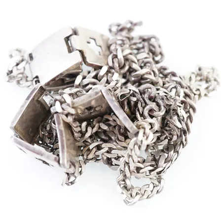 Diverse silversmycken Vikt: 150 g