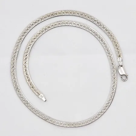 Collier, 41cm, bredd 4mm, silver 925/1000 Vikt: 10,3 g