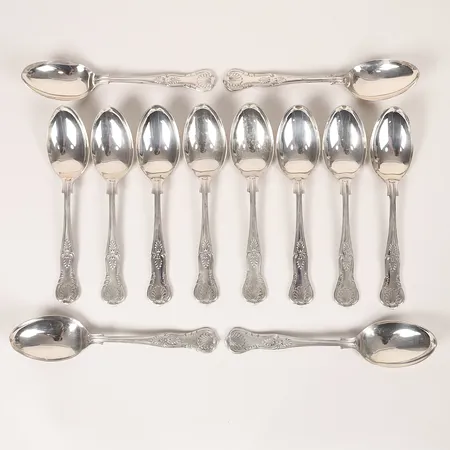 12 Bordsskedar, modell Engelsk Snäck (Kings Pattern), William Yates, Sheffield, England, längd: 180 mm, 830/1000 silver. Vikt: 725,6 g