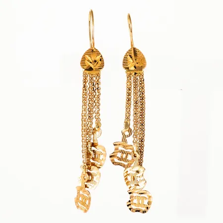 Hängande örhängen i 21K guld. De är 7,5 mm breda, 64 mm långa och väger 3,8g.