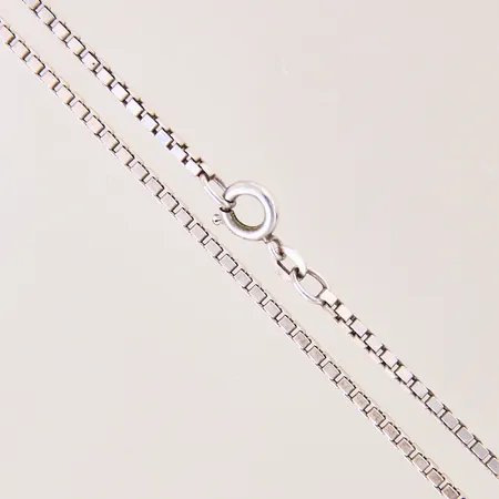 Kedja Venezia, längd 71cm, bredd 1,8mm, ojämnheter, silver 925/1000 Vikt: 14 g