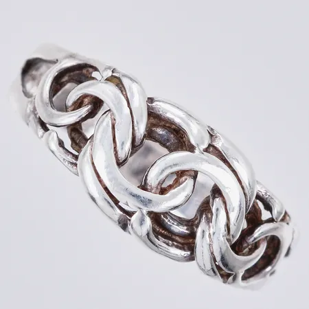 Ring bismarck, stl: 17¾, bredd: ca 3-8mm, 925/1000, silver Vikt: 2,8 g