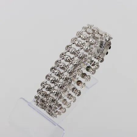 Armband , längd 19cm, bredd 19mm, säkerhetskedja, silver kontrollstämpel kattfot Vikt: 14,7 g