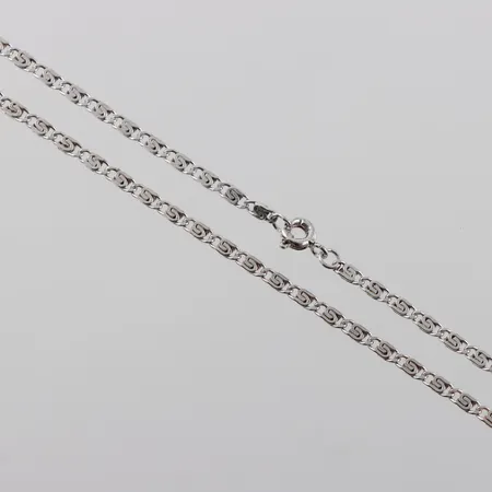 Kedja irrgång, längd 46cm, bredd 2,7mm, silver kontrollstämpel kattfot Vikt: 6,9 g