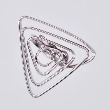 Ring, stl ca 18¾, bredd ca 2-34mm, justerbar, aningen skev skena, 925/1000 silver Vikt: 10,4 g