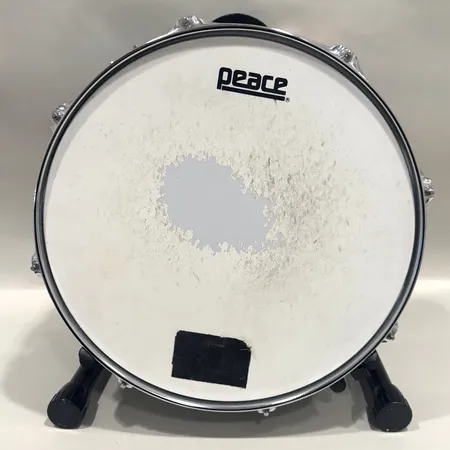 Virveltrumma Peace, Ø37cm, tejp, bruksslitage, märken, repor, inga tillbehör Skickas med postpaket.