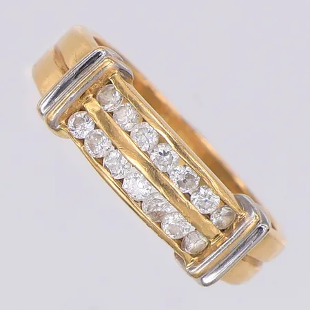 Ring, vita stenar, stl 18¼, kattfotstämpel, 18K Vikt: 5 g