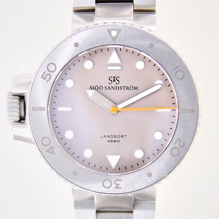 Herrur Sjöö Sandström Landsort D1 Tungsten, stål, automatisk, serie-nr: 038, Ø44mm, safirglas, extra gummiband, certifikat från maj 2019, extra länkbitar, något repig boett samt länk, box med slitage, ytterkartong