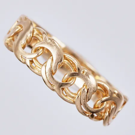 Ring bismarck, stl: 17¼, bredd: ca 3-5mm, 18K  Vikt: 2,5 g
