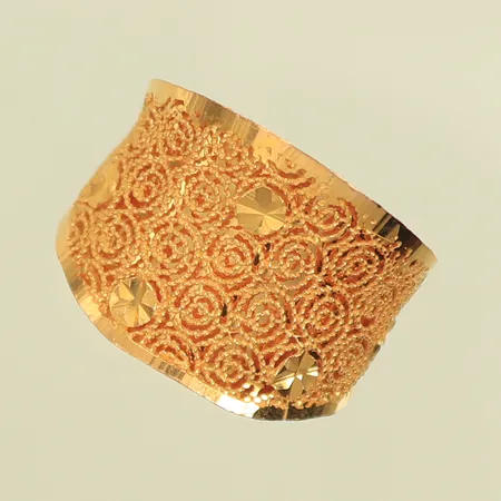 Ring, stl 17¾, bredd 4-16mm, 21K, 4,1g Vikt: 4,1 g
