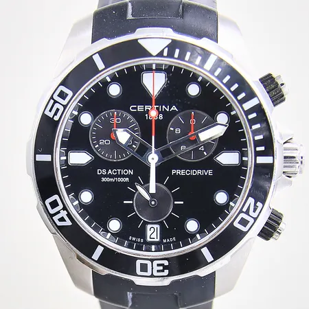 Herrur Certina DS Action Precidrive, quartz, stål, ref-nr: C032417A, serie-nr: L8MWRVKWH, safirglas, Ø42mm, datum, kronograf, viklås i stål, gummiband med slitage, något repig boett samt viklås, i behov av batteribyte, manual, box med slitage, ytterkartong, kvitto från Krons Ur år 2018