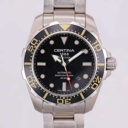 Herrur Certina DS Action Diver´s 200m, 42mm, stål, automatisk, referensnr: C013407 A, serienr: 14BC0143334, safirglas, datum, viklås, extra länkbit, manual, certifikat från 2015, etui, något repig vid boett och länk