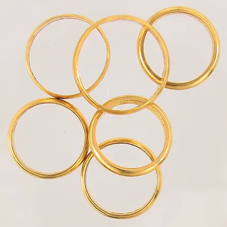 Ringar 6st, skeva, repiga, gravyr, 23K  Vikt: 31 g