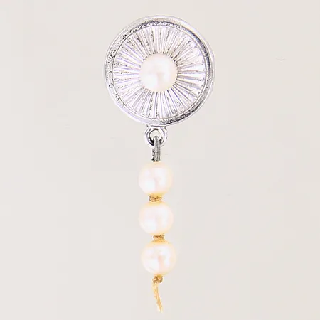 Lås i silver med integrerad del av ett pärlcollier, 30x12mm, silver 835/1000 Vikt: 1,5 g