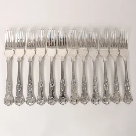 12 Fiskgafflar, modell Engelsk Snäck (Kings Pattern), William Yates, Sheffield, England, år 1980, längd: ca 177 mm, 925/1000 silver. Vikt: 694,8 g
