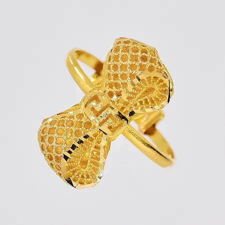 Ring rosett, ställbar storlek ca 17, klämd, skev skena, 21K Vikt: 2,5 g