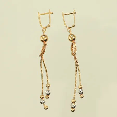 Ett par örhängen med knutar & kulor, tvåfärgade, 65mm inkl lås, 14K Vikt: 4,3 g