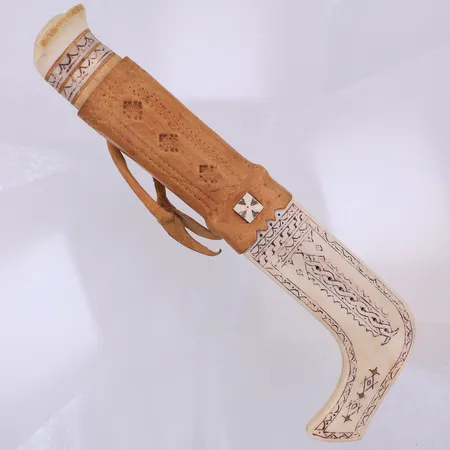 Halvhornskniv, signerad GN 1990, 22cm, trä, horn & läder